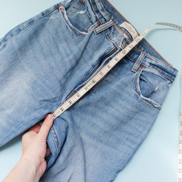 Abercrombie Fitch Ultra High Rise Ankle Straight Curve Love Size 4 Distressed - Picture 7 of 9